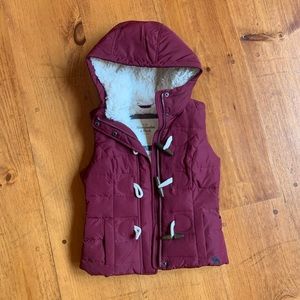 A&F fur lined vest - burgundy